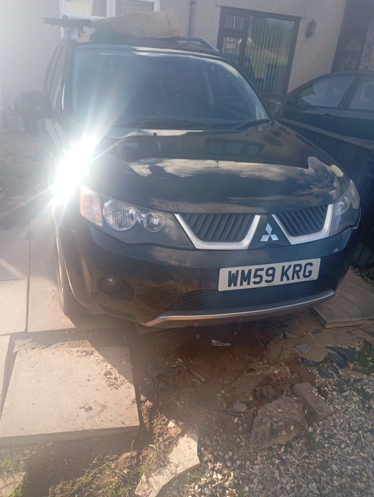 Vind Mitsubishi outlander