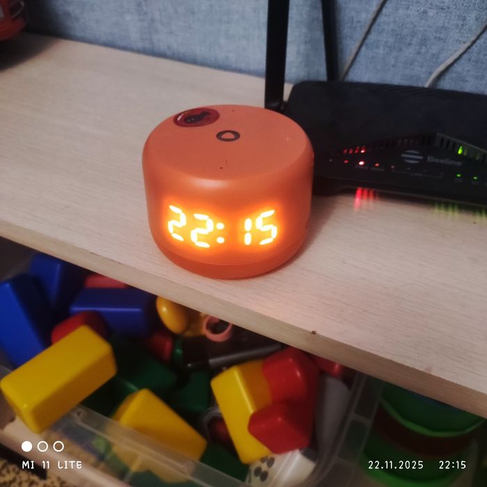 Колонка Алиса и лампочка Алиса