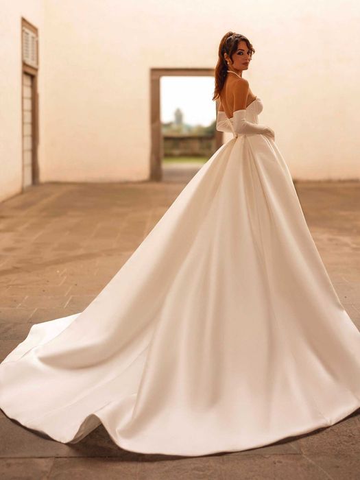 Dominiss Vivienne булчинска булченска рокля XS 34  с воал и ръкавици