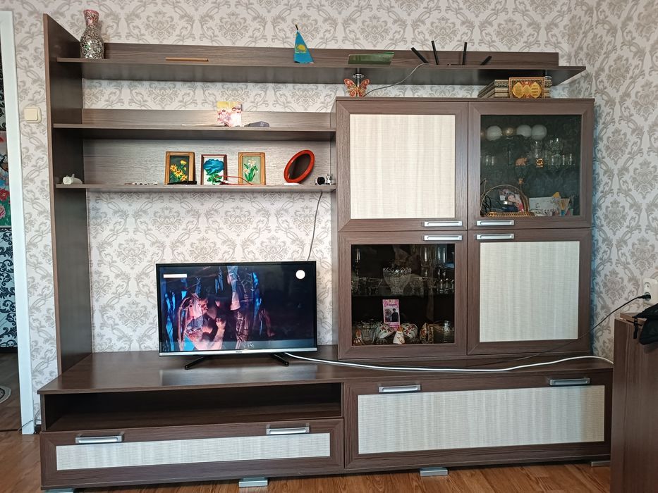 Продам стенку в отличном состоянии как новая