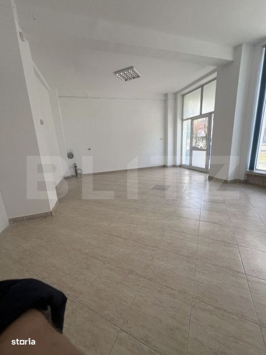 Spatiu comercial ultracentral – 60 mp, vitrina stradala