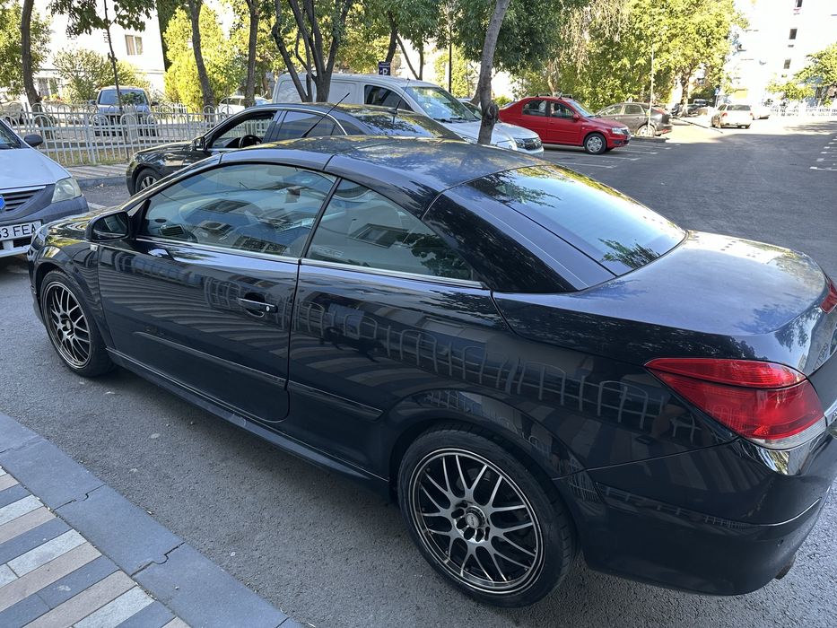 Opel Astra Twin Top - 1.8 Benzină – 2008 – Decapotabila