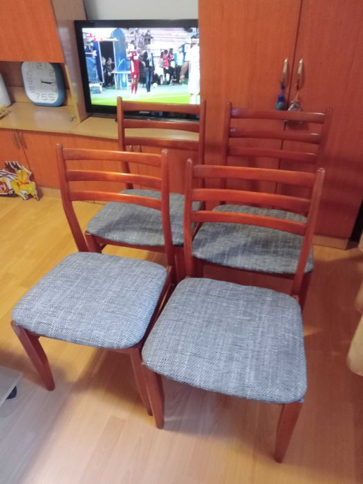 4 Scaune in stare buna