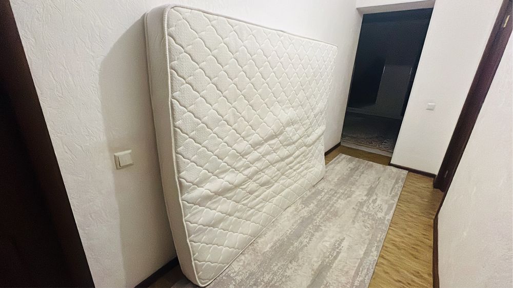 Продам Матрас б/у