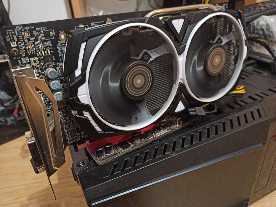 Видеокарти 4 GB в отлично състояние!