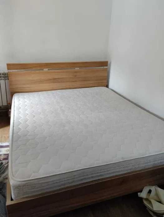 Продам матрас на двуспальную кровать