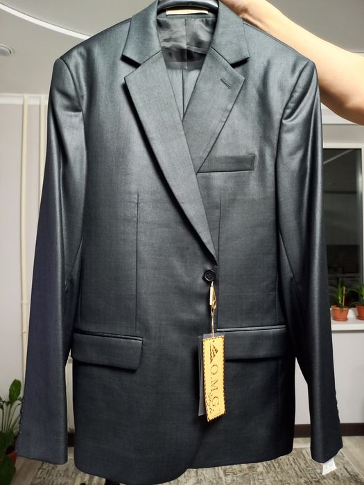 Продам мужской костюм новый