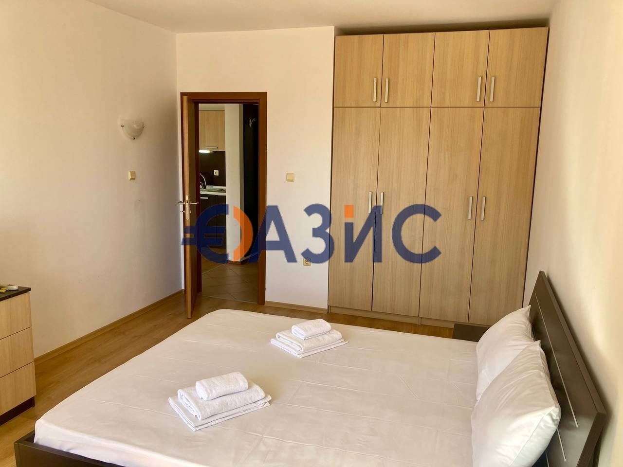 Продава се Двустаен апартамент в к.к. Слънчев бряг - 72 кв.м за 1028 €/кв.м - Снимка #2