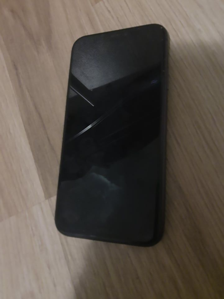 iPhone 11  добро състояние