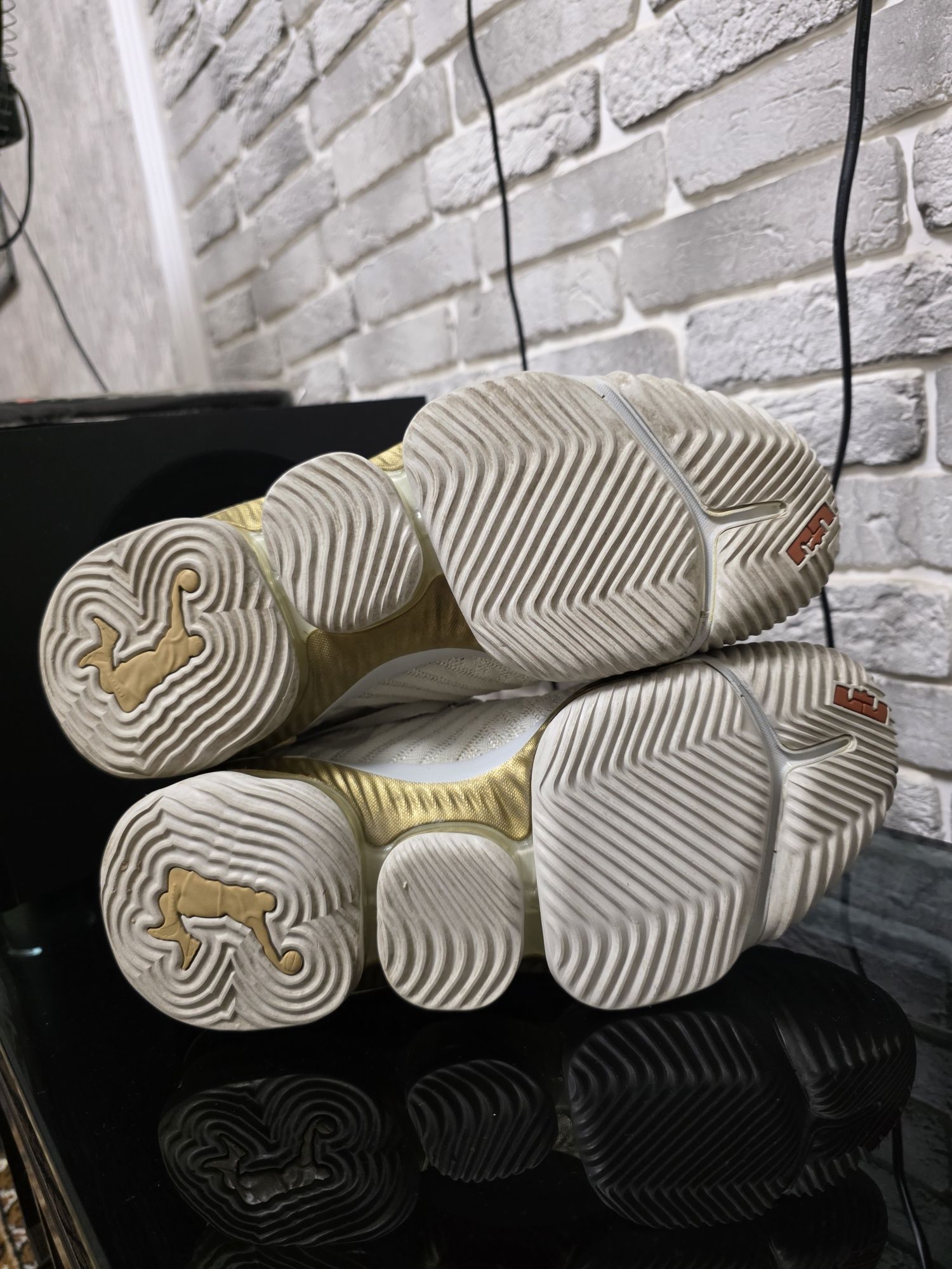 Оригинальные кроссы Nike Lebron