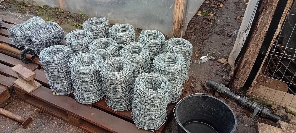 Sârmă ghimpată...