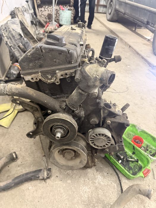 Матор мерседес 102 каропка 4 ступка дозатор трямблор