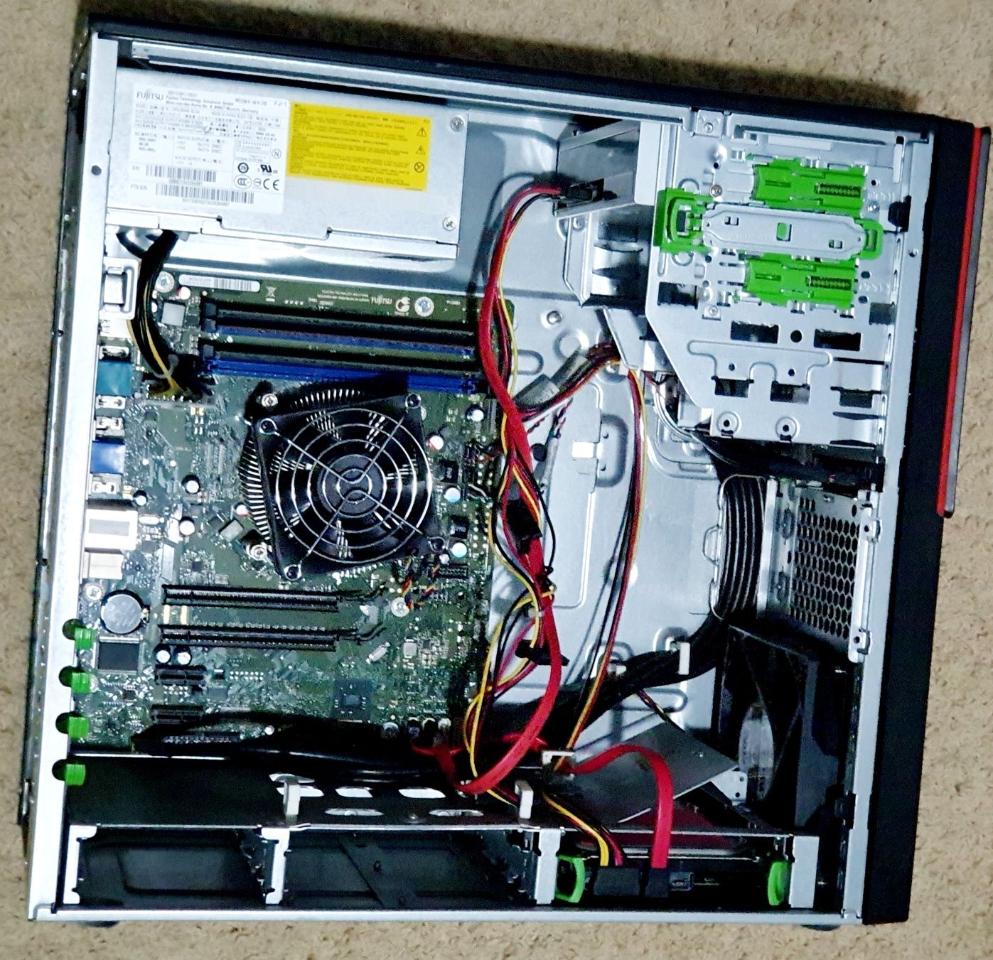 Workstation Fujitsu ESPRIMO P720 i5 4690 8/256Gb/1Tb TopoLt ProgeCad