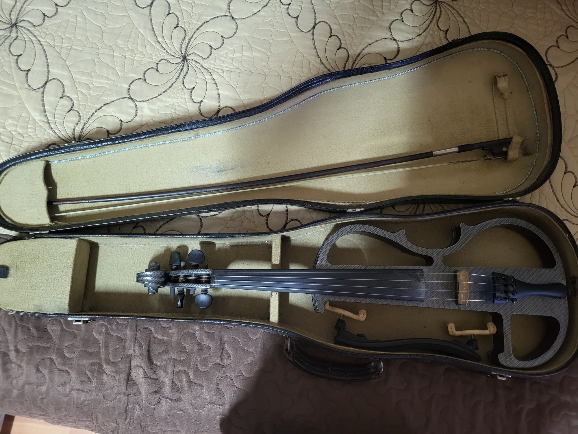 Vând vioara electrica