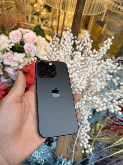Продаю IPhone 16 Pro на 256г