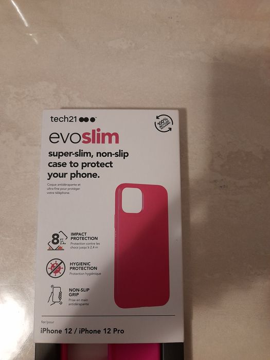 Vând husa roz noua pt iphone 12/iphone 12 pro