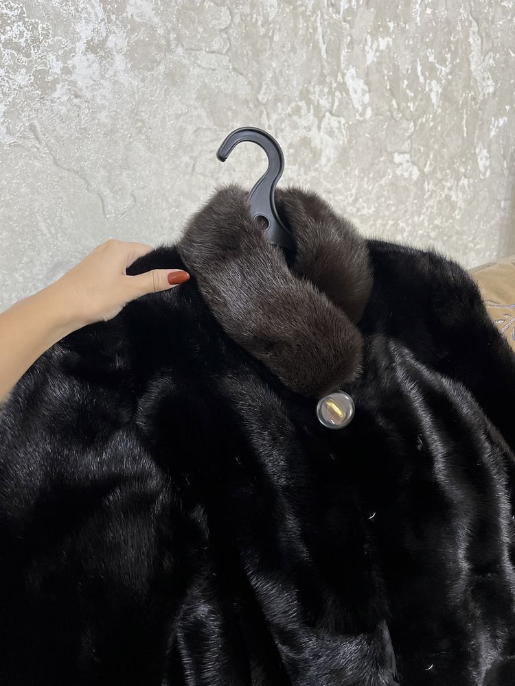 Продам норковую шубу
