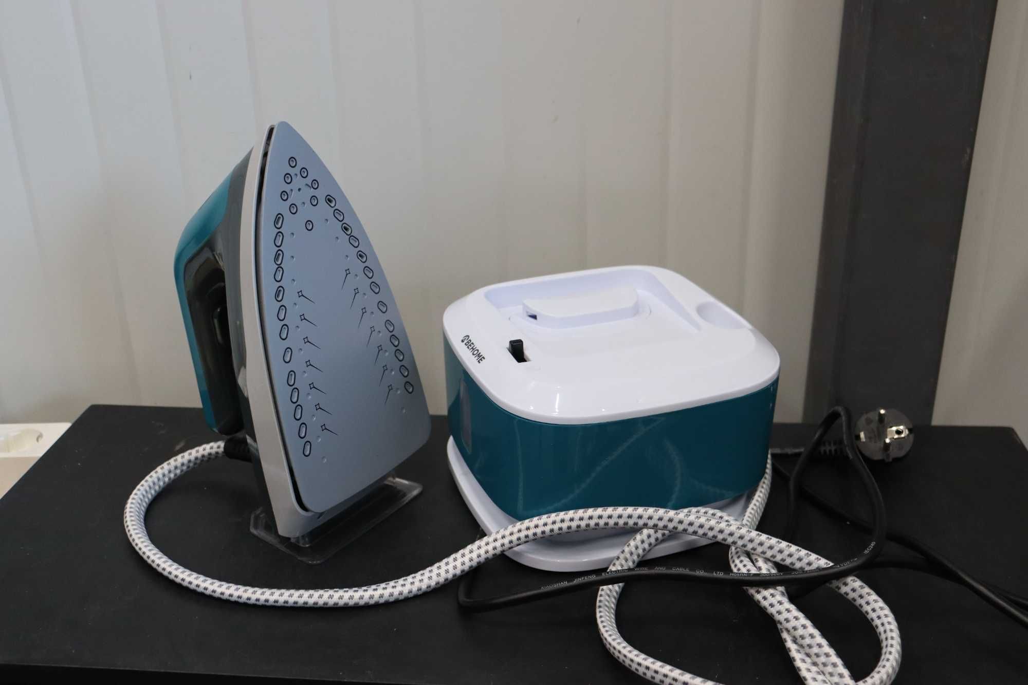 BEPER P204CAL200 Ютия с непрекъснат цикъл, 2250W 1,2L, Керамична плоча