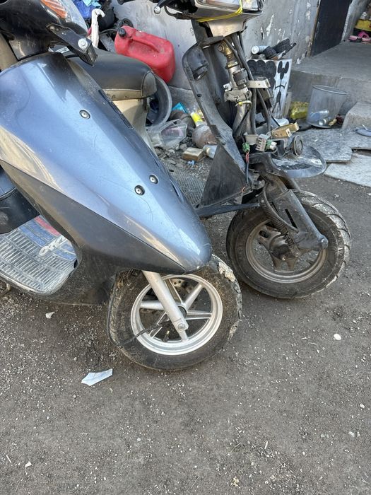 Продам два мопеда на ходу Дио 35 втрой Сузуки адресс 100 кубов