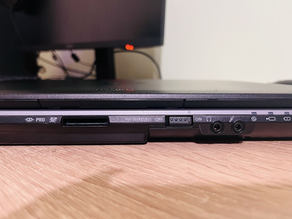 Лаптоп FUJITSU S752