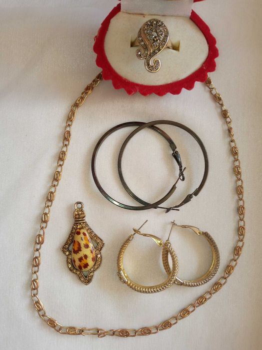 «Arzon narxda» Taqinchoqlar 50 ming som.Украшения Б/У за 50 тыс сумов