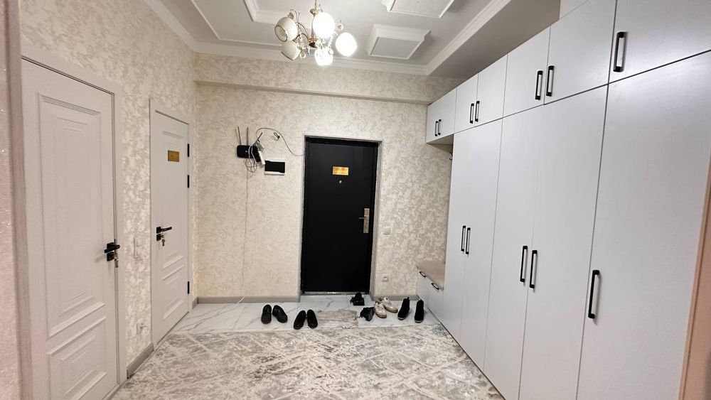 Сергели 6А 2/4/9 70 м² Star House 2-станция Метро продаётся квартира