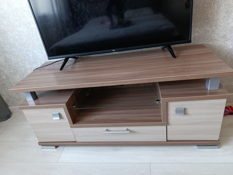 Продам тумбочку под телевизор