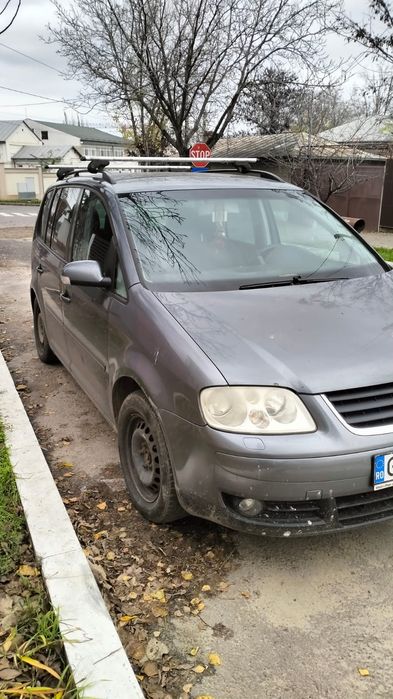 Vând WW Touran 2004