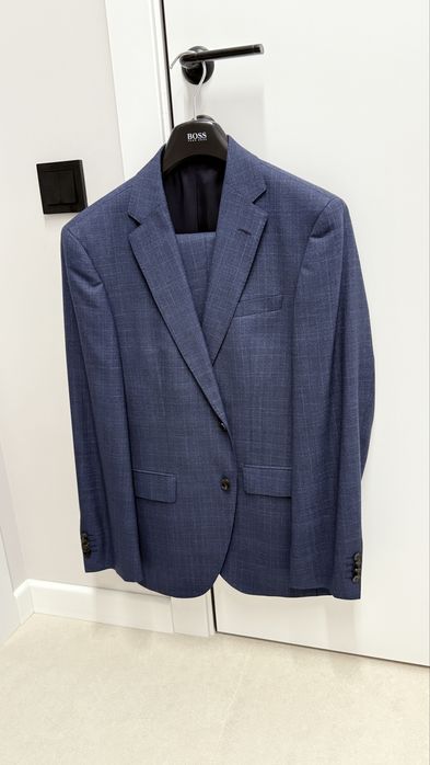 Новый костюм Hugo Boss (оригинал), производства Germany!
