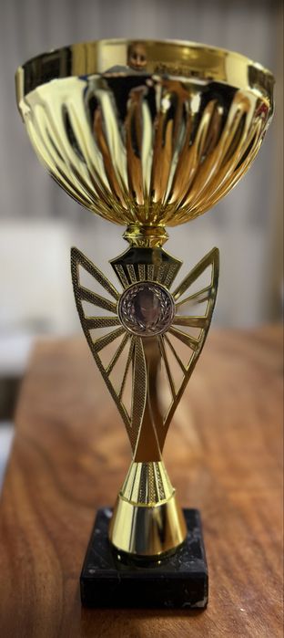 Cupe/ trofee aurii , inaltime  25 cm