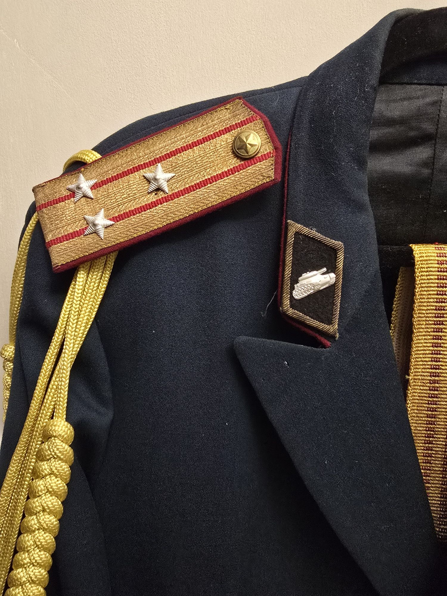 Парадна военна униформа