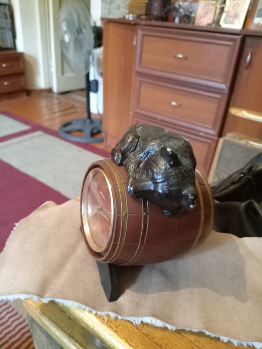 Настольные часы молния, красавец медведь