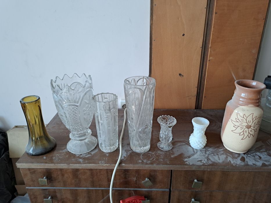 Продавам различни размери вази