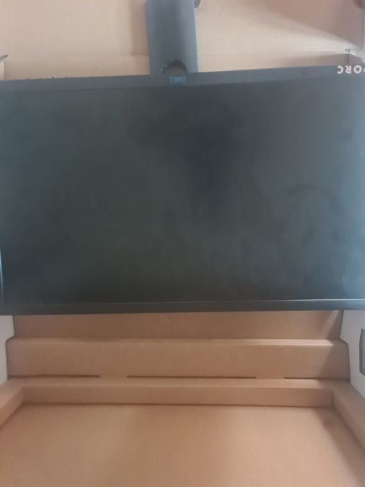 Vând calculator gaming cu Monitor gaming 144Hz include accesorii