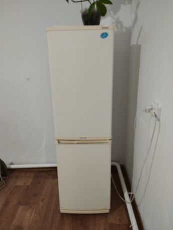 Холодильник б/у в хорошем рабочем состоянии