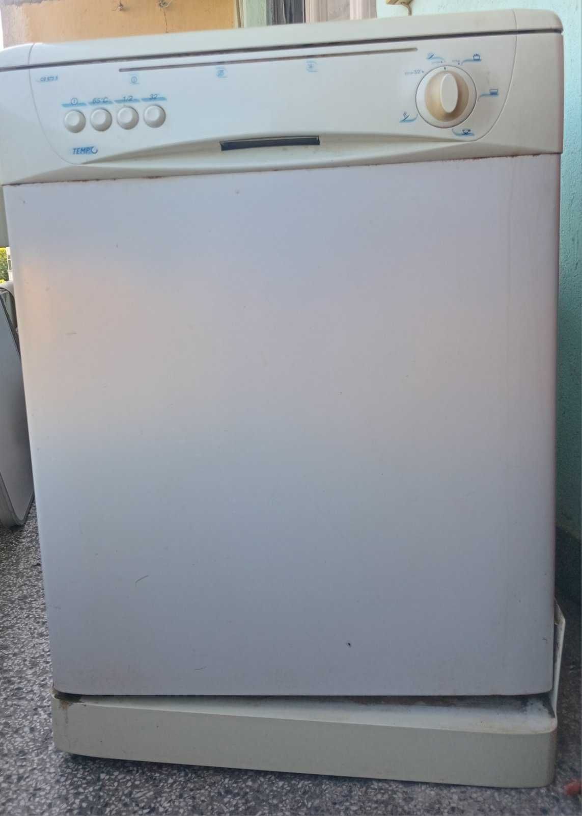 Продавам съдомиялна машина