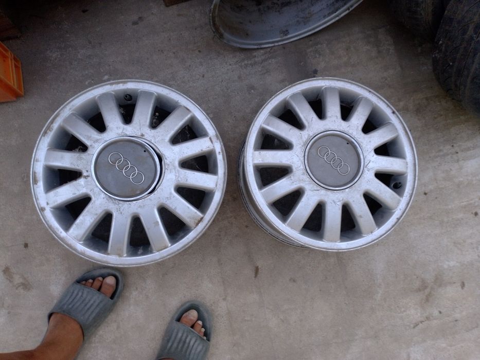 Vînd jenti audi golf 4 sau Skoda 5/100