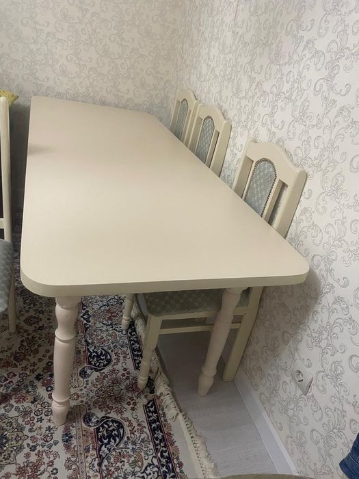 Продается стол и 6 стульев