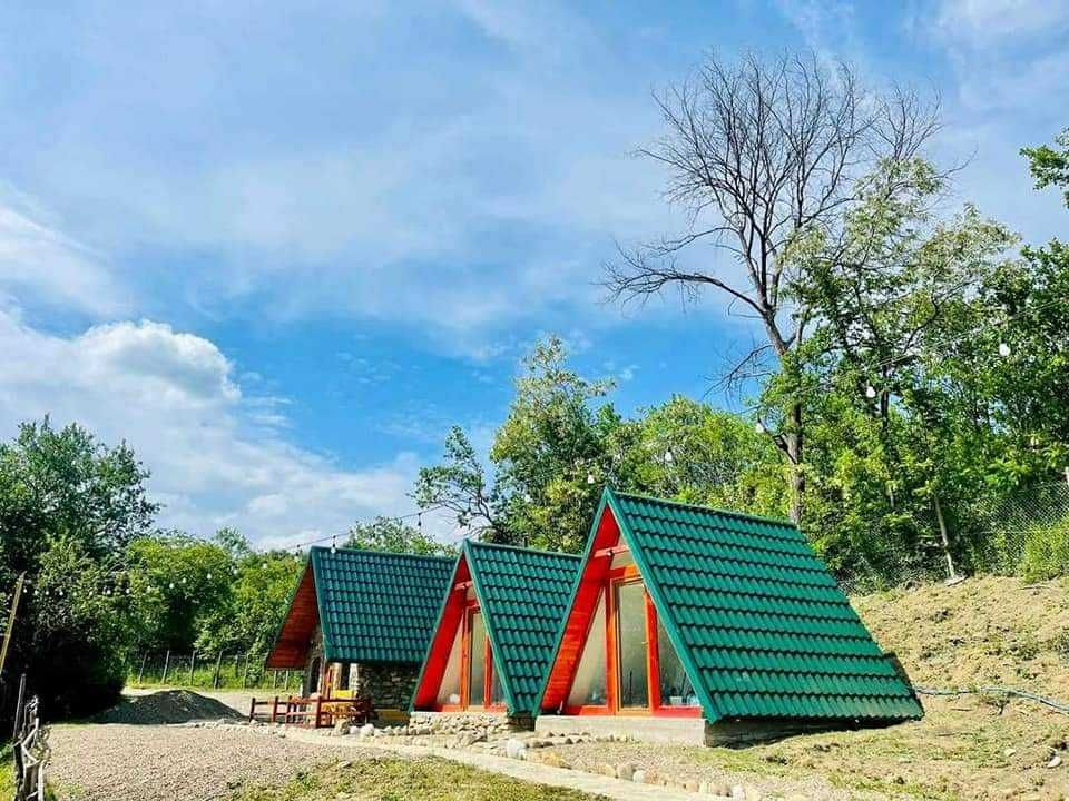 Cabana stil A Frame, casa din structura de lemn de vanzare la comanda