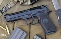 Pistol ultra puternic airsoft (co2,nou)+bonus cu aer comprimat gaz gas