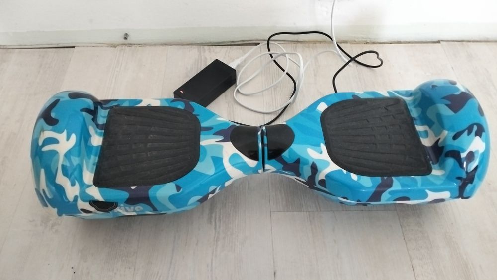 Vând hoverboard 2 Drive