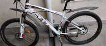 Bicicleta felt echipată Shimano
