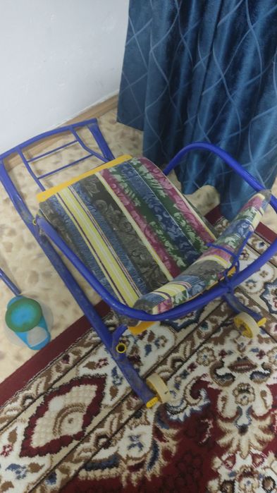 Продам Санки-1 самокат 1 велосипед 1