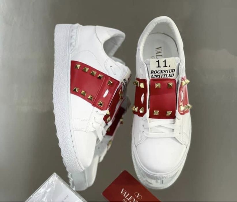 Vând papuci Valentino