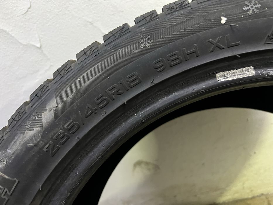 Автошины 235-45-R18