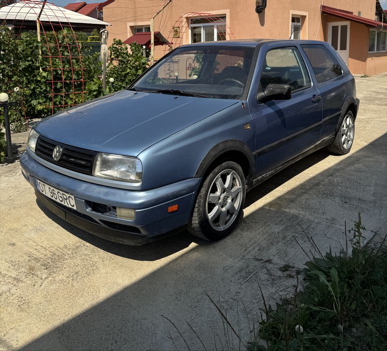 Vand Golf 3 1.8 benzina