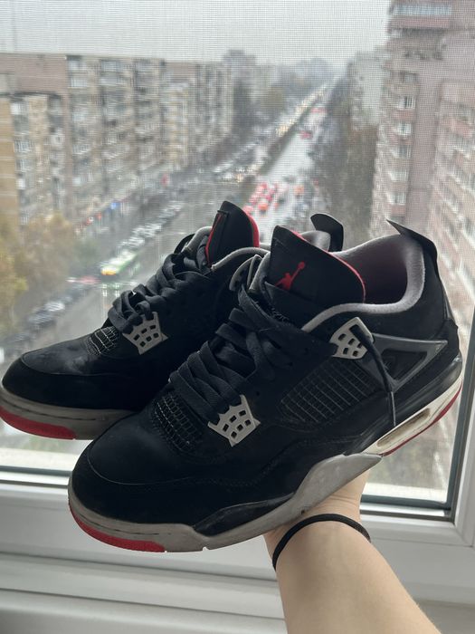 Air Jordan 4 Bred