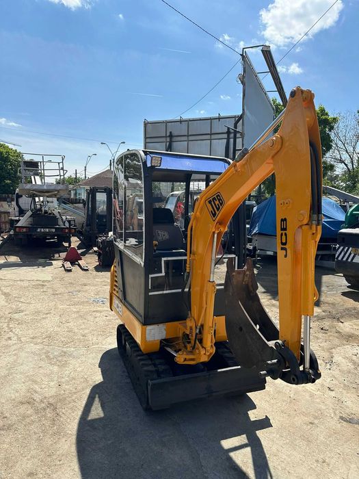 Excavator - JCB 8016
