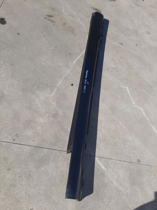 ornament prag stanga  mercedes c-class w205 avangarde  2016 a2056907102