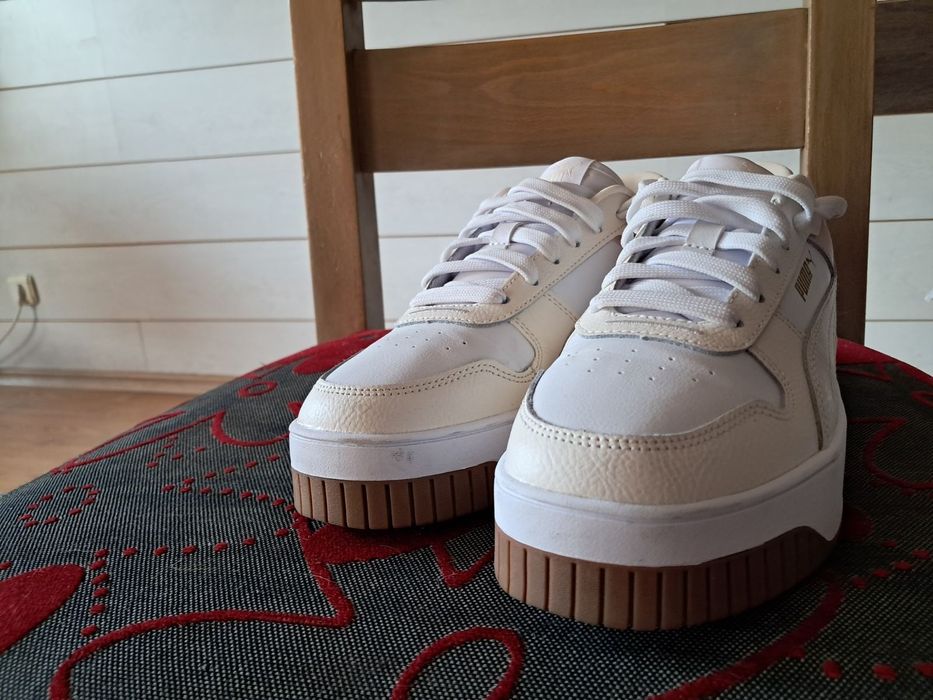 Нови дамски маратонки на PUMA,38 номер